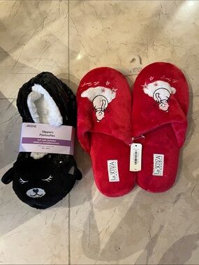 2 pairs of slippers NWT 🌸